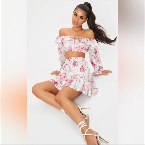 NWT Pink Floral Satin Puff Sleeve Bardot Crop Top - Picture 2 of 5